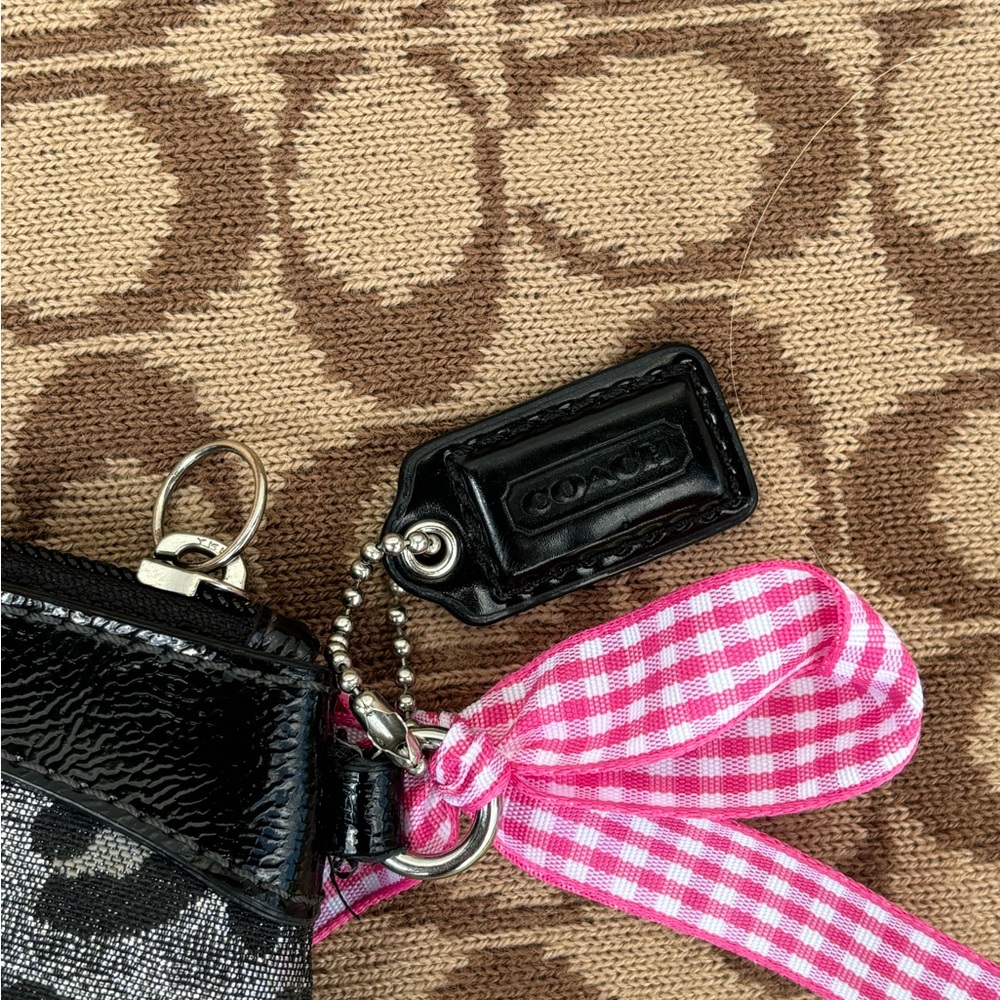 Coach Pouch - image 3